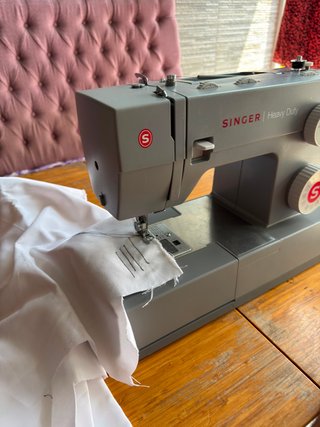 Máquina de Coser Singer Heavy Duty 4432 + Pedal