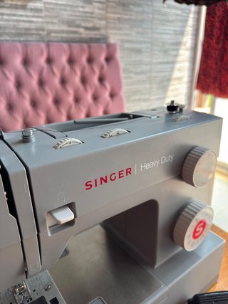 Máquina de Coser Singer Heavy Duty 4432 + Pedal