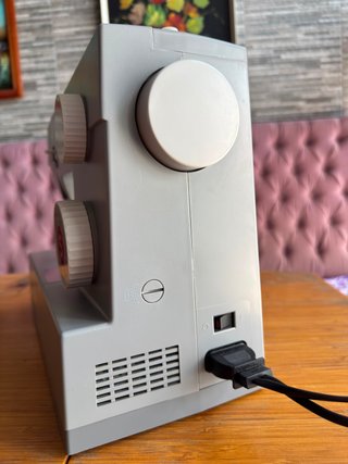 Máquina de Coser Singer Heavy Duty 4432 + Pedal