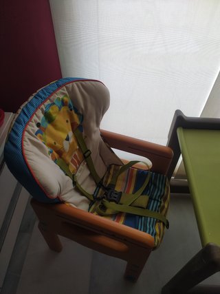 Trona Jané convertible en silla y mesa