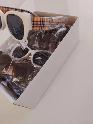 Likidacion Lotes de 50Gafas100€  precio marcan 15€