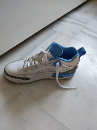 Jordan Spizike Low Azul y Blanco
