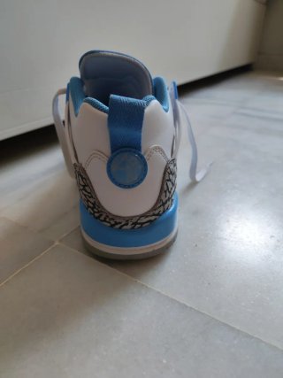 Jordan Spizike Low Azul y Blanco