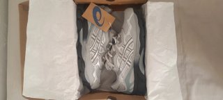 ASICS GEL-NYC grises – Nuevas con etiqueta y caja