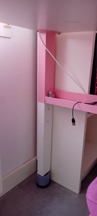 Mesa y silla estudio rosa