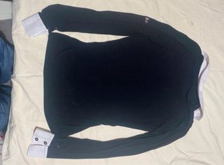 Maglia nera con colletto bianco brand VDP