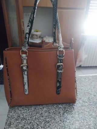 Borsa marrone con dettagli pitonati