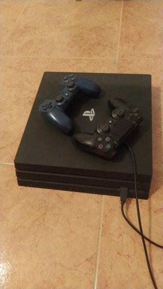 Ps4 Pro 1TB + 2 Mandos Originales