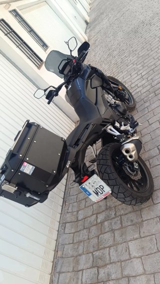 Moto Adventure Negra Honda CB 500x