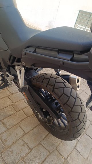 Moto Adventure Negra Honda CB 500x