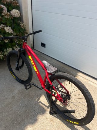 Bicicleta GT La Bomba Dirt Jump