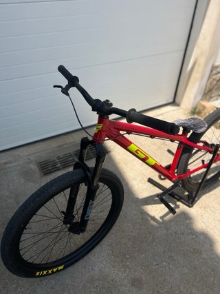 Bicicleta GT La Bomba Dirt Jump