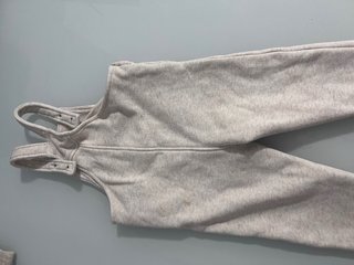 Mono de bebé beige 18 meses