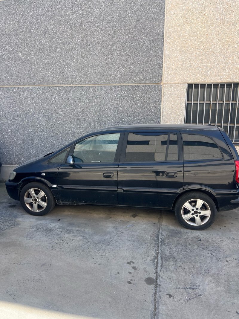 Opel Zafira 2005 - foto 1