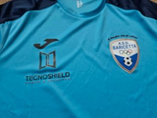 Maglia Azzurra Taglia S + Pantaloncini Blu Taglia