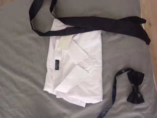Camicia bianca con papillon e cravatta incl nero