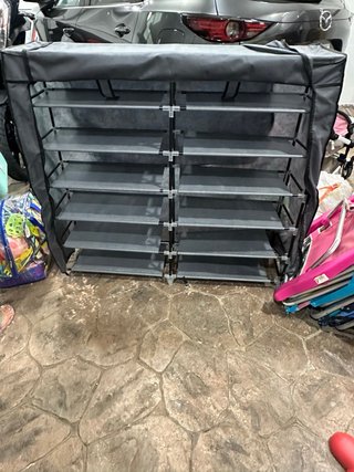 Zapatero organizador de tela gris, desmontable.