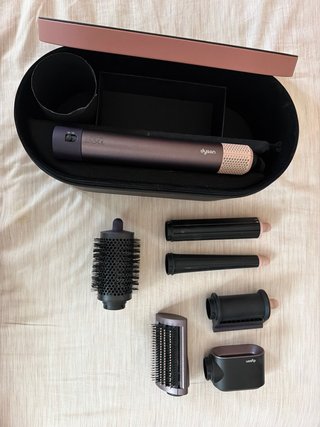 Dyson Moldeador Pelo Negro/Morado