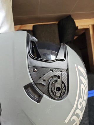 Casco de moto gris