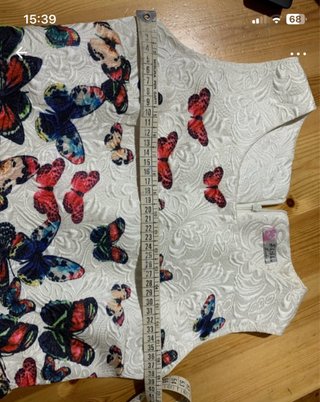 Vestito smanicato farfalle
