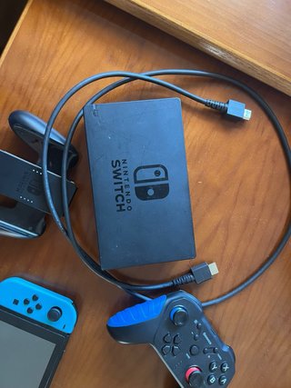 Nintendo Switch Azul/Rojo + Accesorios