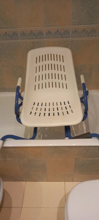Silla de ducha para personas impedidas .