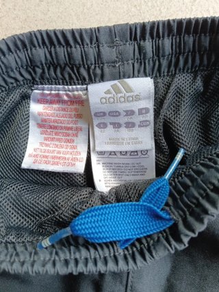 Pantalón corto deportivo Adidas niños T.82