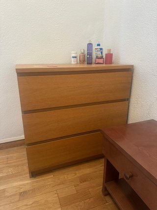 Aparador de madera marrón
