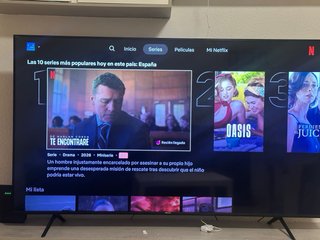 TV Hisense 85 Negra pantalla de 85 pulgada