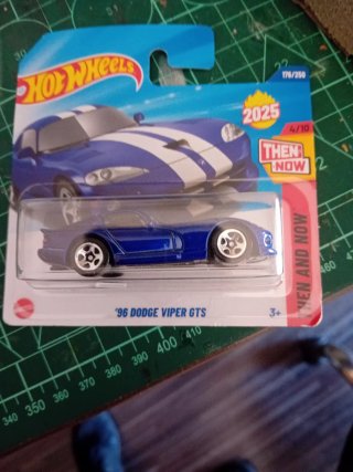 Hot Wheels '96 Dodge Viper GTS
