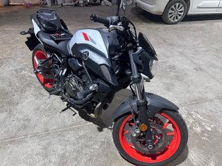 Yamaha MT-07 Gris/Roja Naked