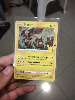 Cartas Pokémon Zekrom, Rotom GX, Voltorb