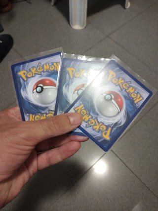 Cartas Pokémon Zekrom, Rotom GX, Voltorb