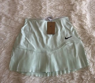 Falda Nike Verde Plisada