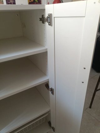Armario blanco de madera
