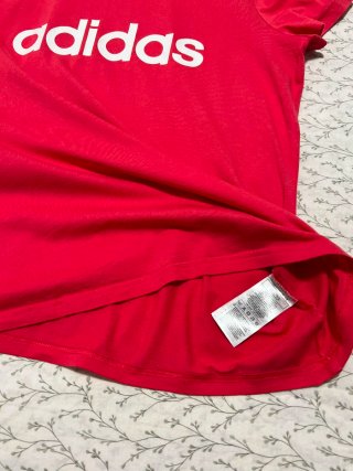 Camiseta de mujer Adidas roja