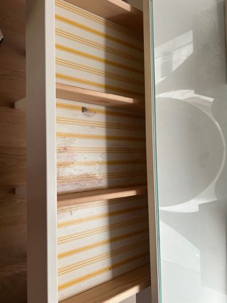 Tocador blanco con espejo y taburete