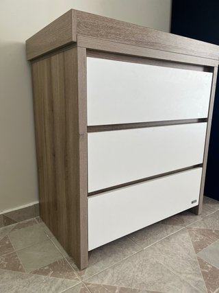 Cómoda bebé con cambiador