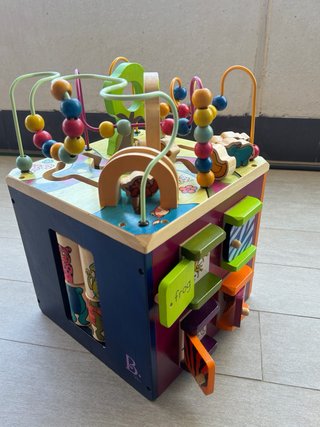 Cubo de actividades Many Zoo Batt Toy