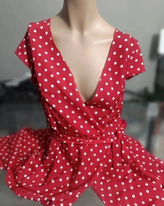 NUEVO Vestido rojo lunares talla M