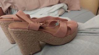 Sandalias de cuña color rosa