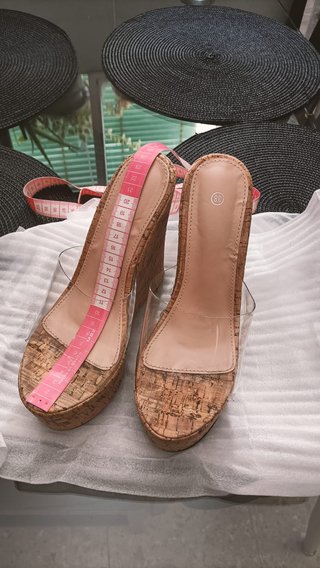 Sandalias cuña corcho y transparente