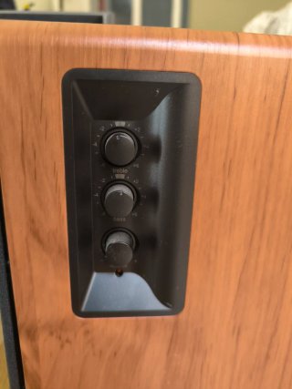 Altavoces Edifier 2.1 (Subwoofer)