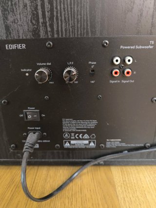 Altavoces Edifier 2.1 (Subwoofer)