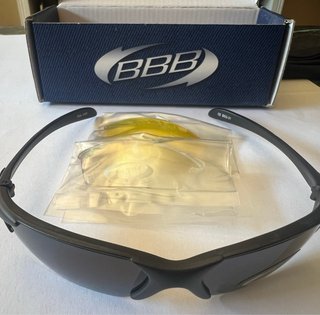 Gafas de sol NUEVAS BBB niño PVP 40 eur