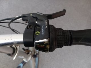 Bici plegable Dahon SUV azul con portaequipajes