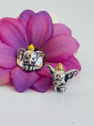 Set 2 Charm Dumbo con berretto e Dumbo Pietra