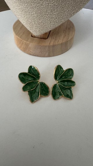 Orecchini fiore verde metallo dorato