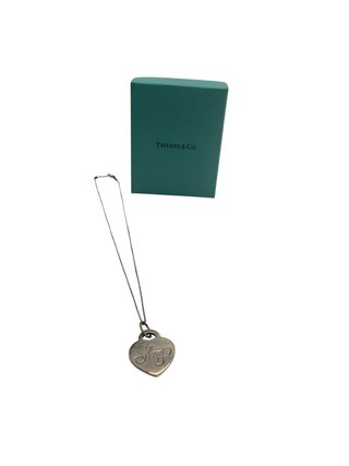 Collar Tiffany & Co. Corazón Mom