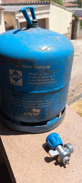 Bombona Camping Gas Azul y Válvula